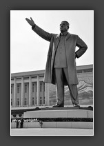 Severní Korea - Pyongyang - bronzová socha Velkého vůdce